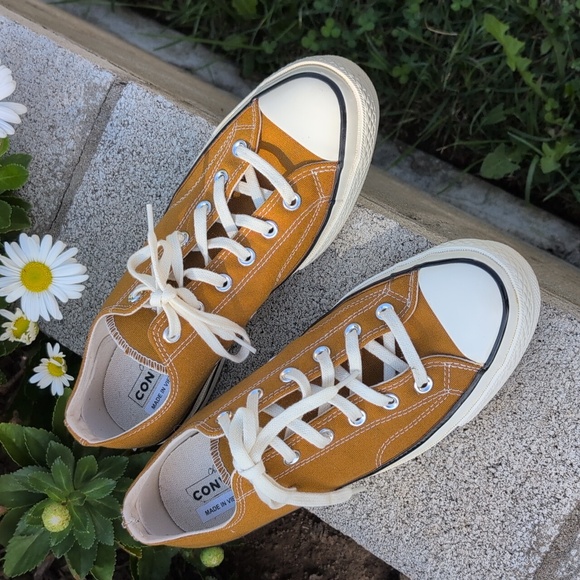 Converse chuck 70 low Sunflower Yellow Men's 8 Women's 10 - Picture 1 of 7